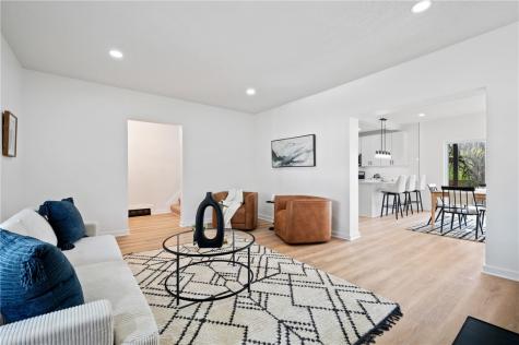220 Dewey Edgewood PA 15218