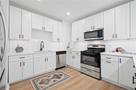 220 Dewey Edgewood PA 15218