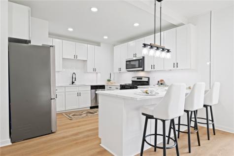 220 Dewey Edgewood PA 15218