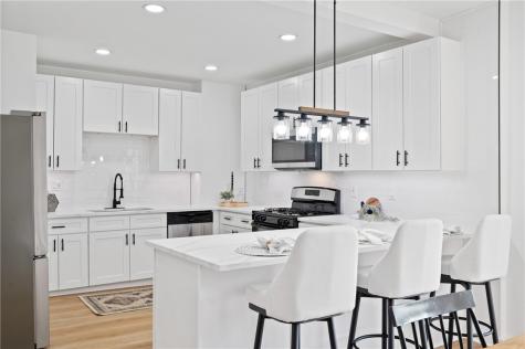 220 Dewey Edgewood PA 15218