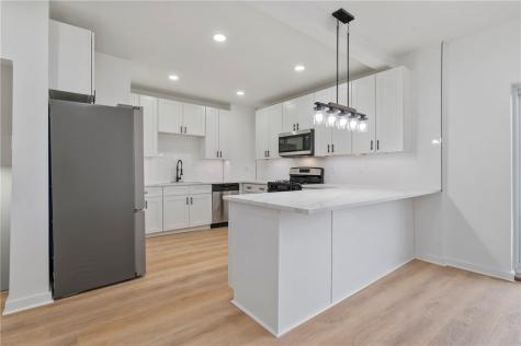 220 Dewey Edgewood PA 15218