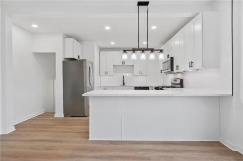 220 Dewey Edgewood PA 15218