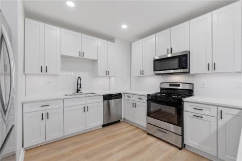 220 Dewey Edgewood PA 15218