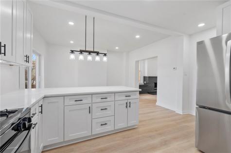 220 Dewey Edgewood PA 15218
