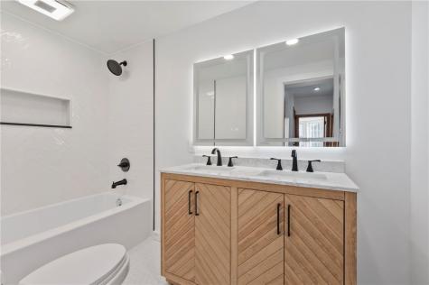 220 Dewey Edgewood PA 15218