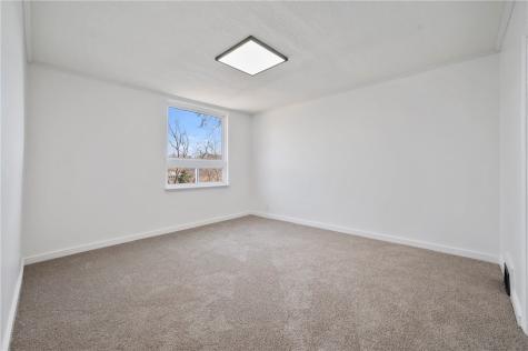 220 Dewey Edgewood PA 15218