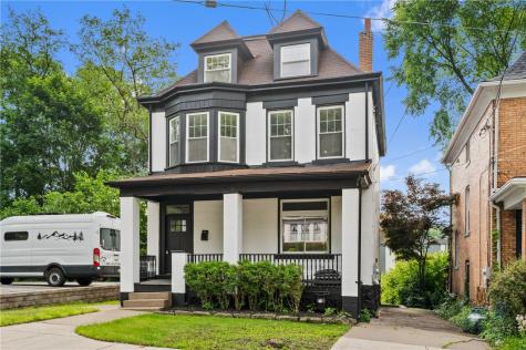 220 Dewey Edgewood PA 15218