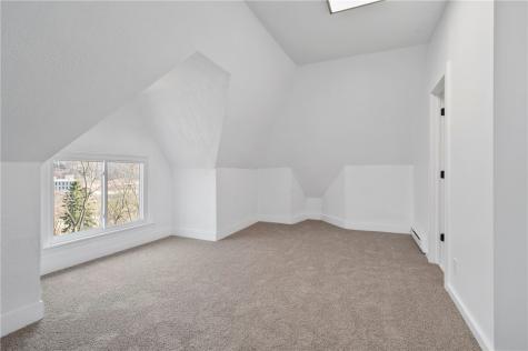 220 Dewey Edgewood PA 15218