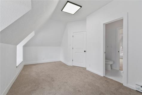 220 Dewey Edgewood PA 15218