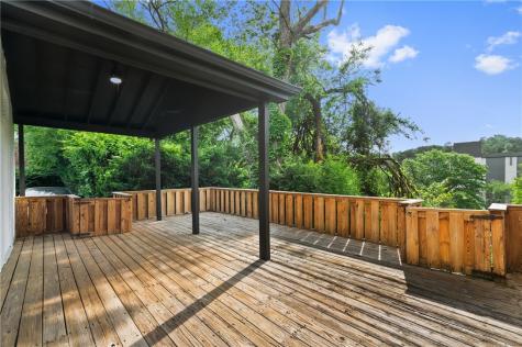 220 Dewey Edgewood PA 15218