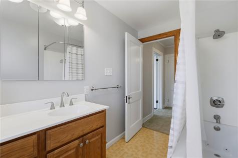 1027 Hamilton Avalon PA 15202