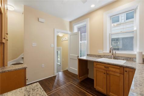 1027 Hamilton Avalon PA 15202