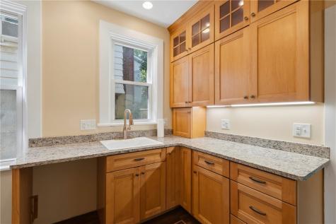 1027 Hamilton Avalon PA 15202