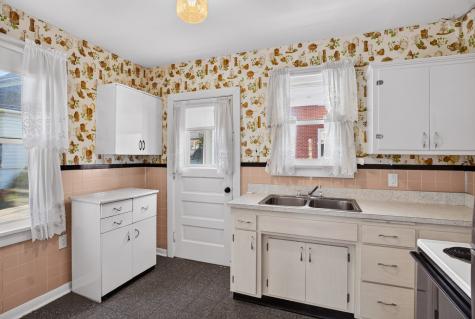 642 Dewey Avenue Bridgeville PA 15017