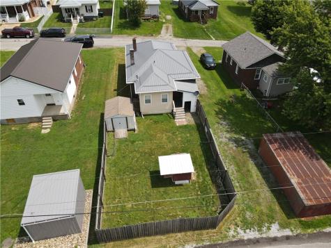 828 John Street Smith PA 15054