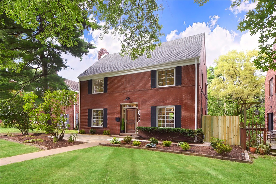6835 Penham Place Point Breeze PA 15208