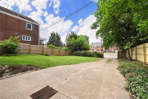 6835 Penham Place Point Breeze PA 15208