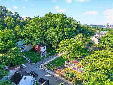 5334 Wickliff Street Lawrenceville PA 15201