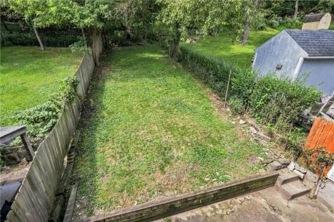 2329 Hazelton Street Perry Hilltop PA 15214