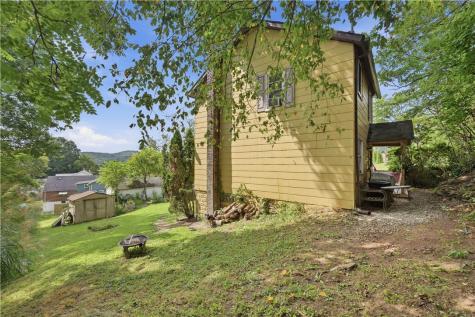 624 Spang Avenue Leechburg Boro PA 15656