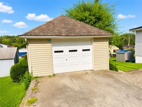 510 Walnut Street Vanderbilt PA 15486