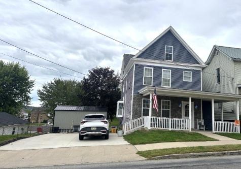 209 Wayne Street Claysville PA 15323