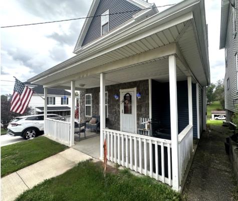 209 Wayne Street Claysville PA 15323