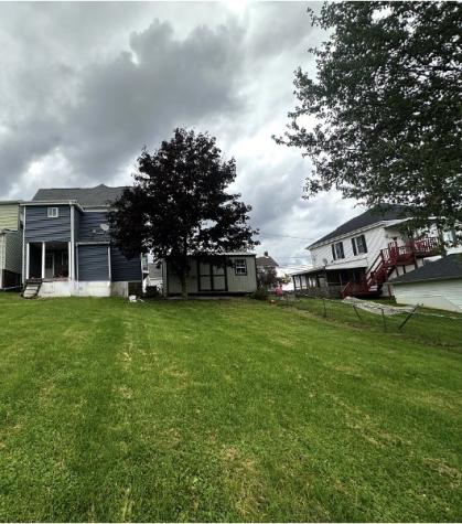 209 Wayne Street Claysville PA 15323