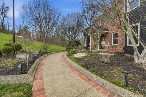39 Valleyview Road North Bethlehem PA 15360