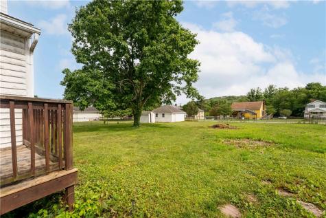 412 Commercial Avenue Masontown PA 15461