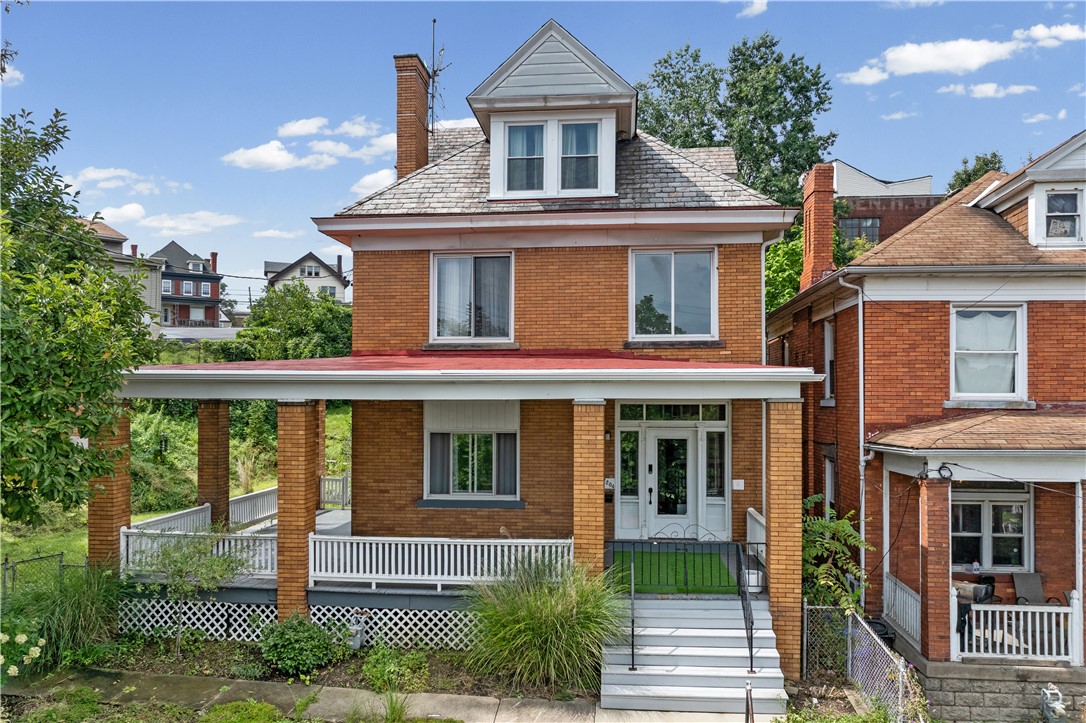 2204 Hazeldell Street Carrick PA 15210