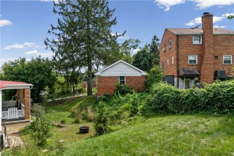 2204 Hazeldell Street Carrick PA 15210