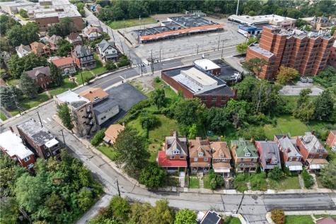 2204 Hazeldell Street Carrick PA 15210