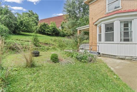 2204 Hazeldell Street Carrick PA 15210