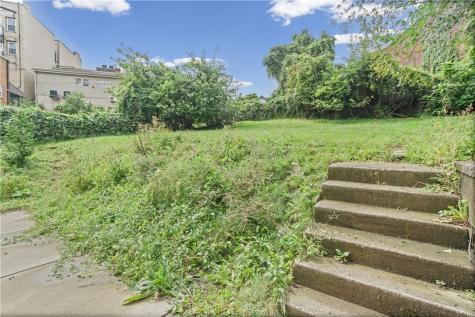 2204 Hazeldell Street Carrick PA 15210