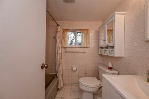 4798 Oakridge Drive Whitehall PA 15227