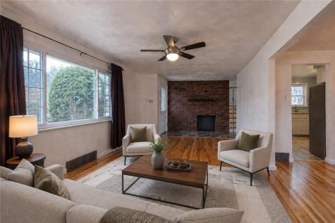 4798 Oakridge Drive Whitehall PA 15227
