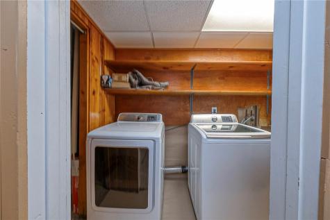 4798 Oakridge Drive Whitehall PA 15227