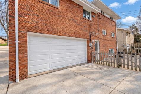 4798 Oakridge Drive Whitehall PA 15227