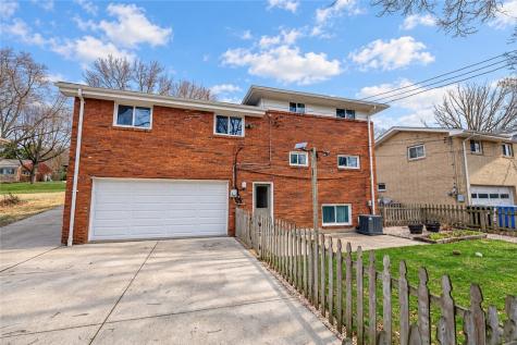 4798 Oakridge Drive Whitehall PA 15227
