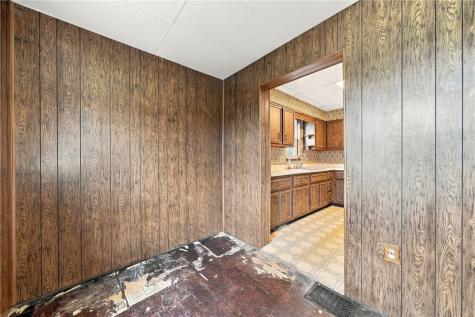 411 Riverview Drive New Kensington PA 15068