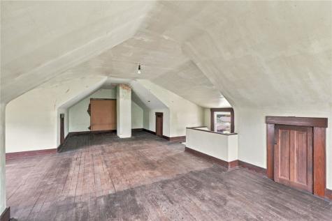 411 Riverview Drive New Kensington PA 15068
