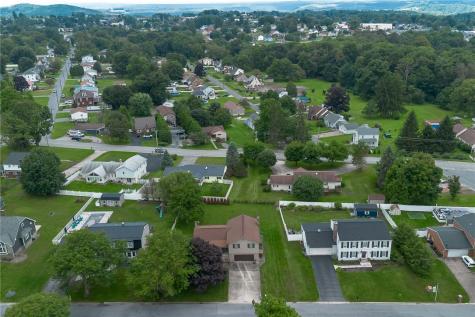 105 Laurlis Lane Richland School District PA 15904