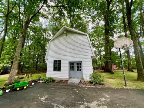 297 Lake Road Washington Township PA 16156