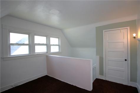 52 Linshaw Avenue Ingram PA 15205