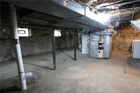 52 Linshaw Avenue Ingram PA 15205