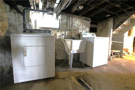 52 Linshaw Avenue Ingram PA 15205