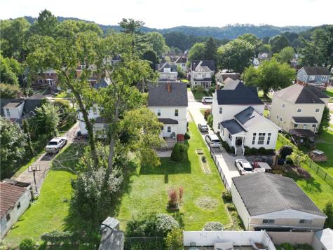 52 Linshaw Avenue Ingram PA 15205