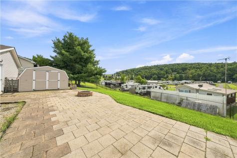 429 Evans Donegal PA 15628
