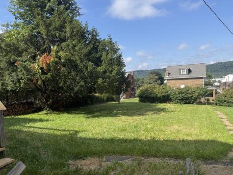 1618 Beaver Road Ambridge PA 15003